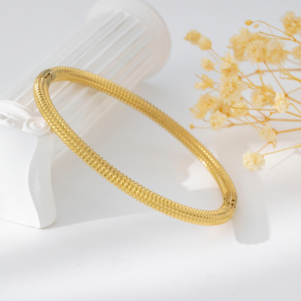 Bangle Classic B319
