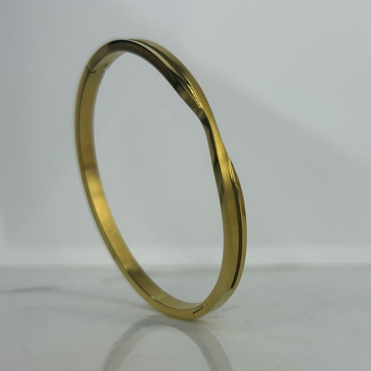 Bangle Classic B023