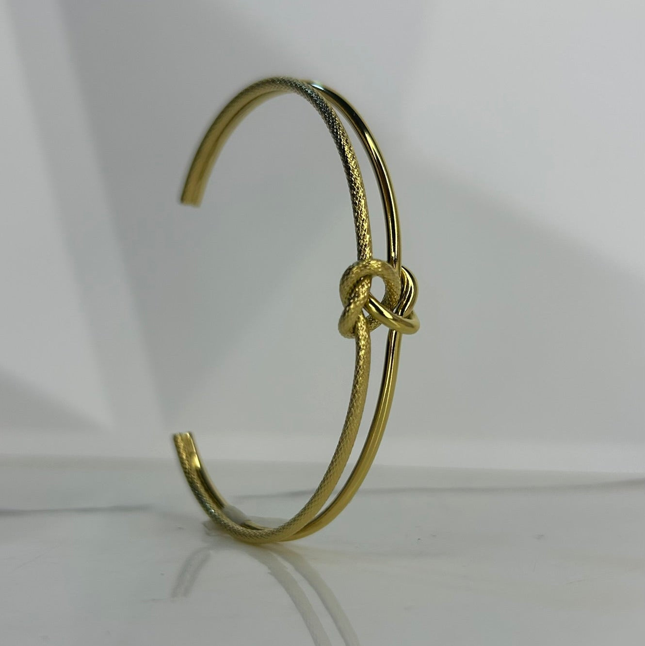 Bangle Classic Nudo  B176