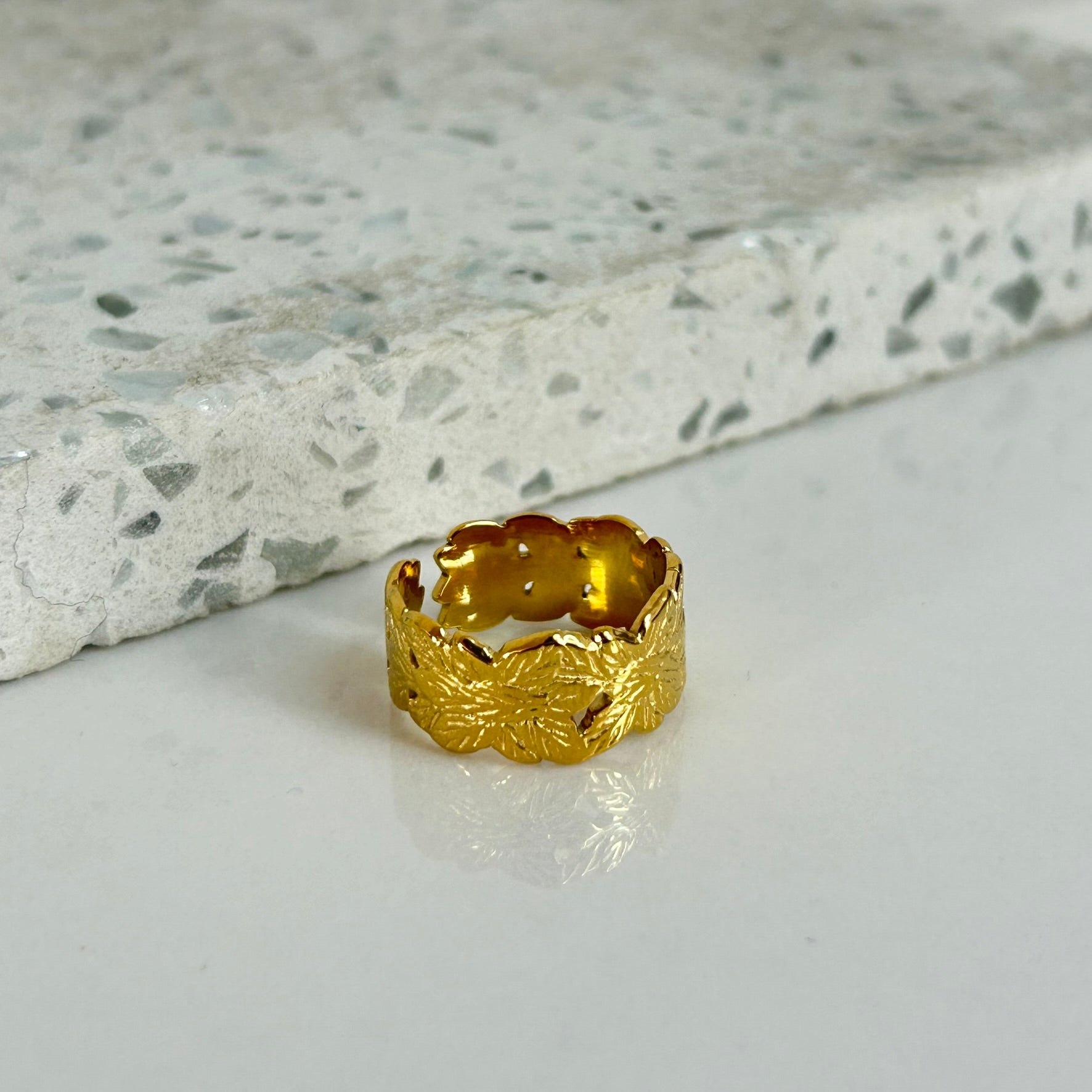 Anillo Eternal Shape  R103