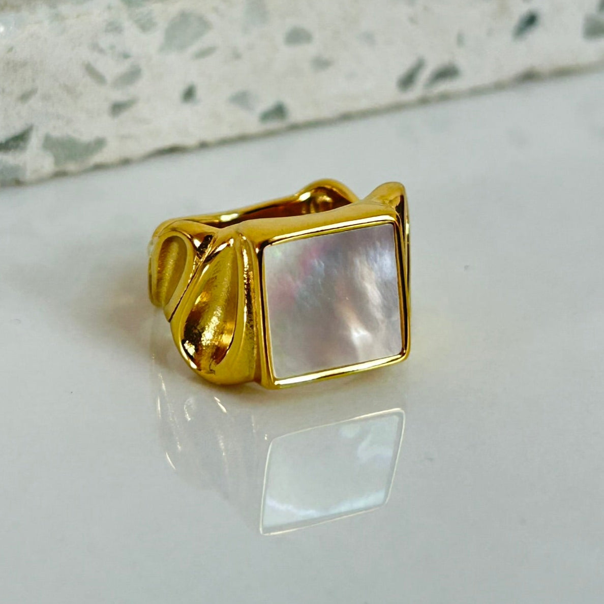 Anillo Aura Nácar  R131
