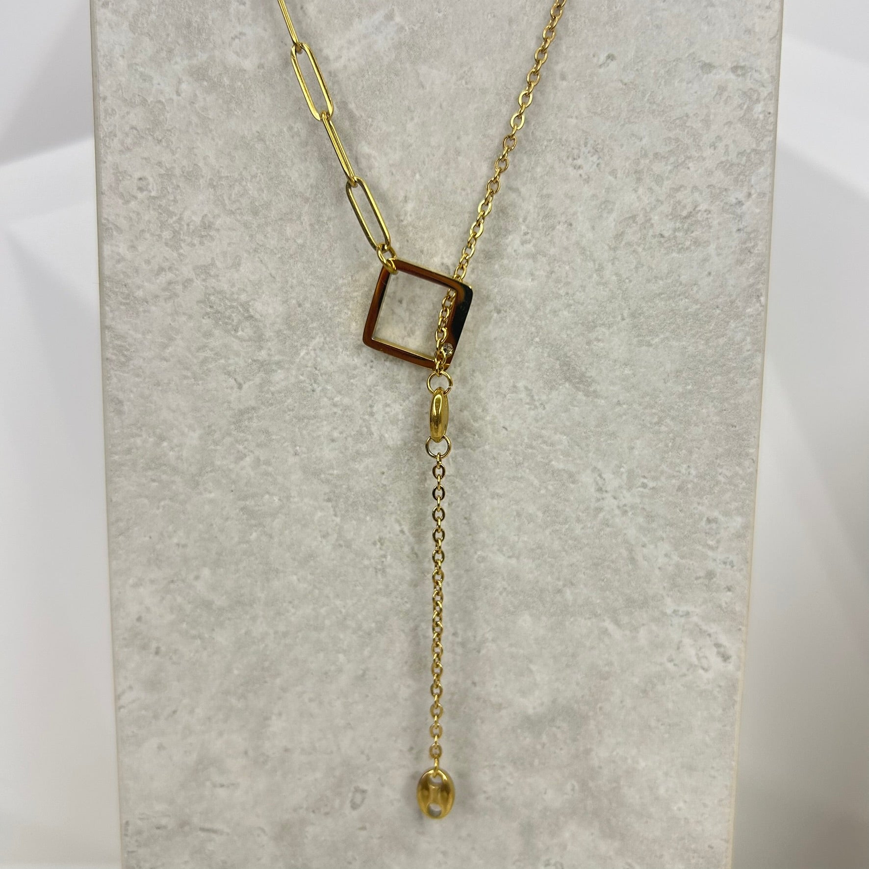 Collar Atemporal - N011